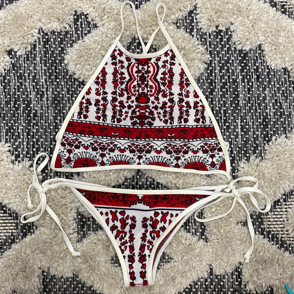 Beach riot halter top and scrunch bottoms